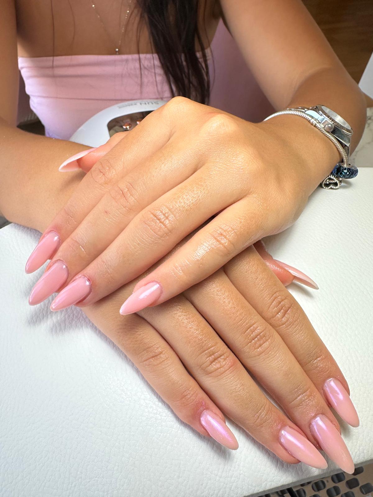 OVÉ Atelier Beauté tırnak tasarımı